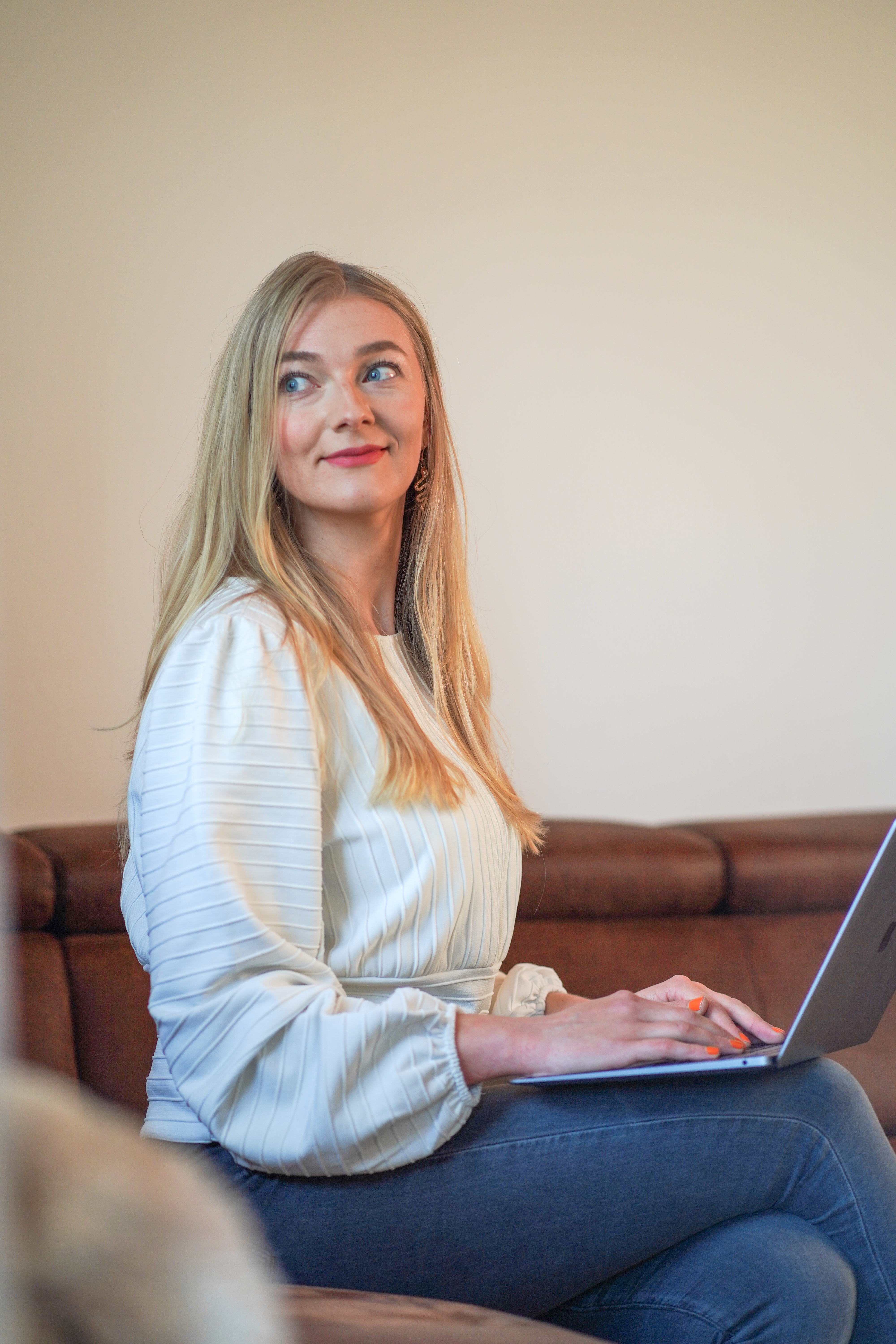 Chrissi Wallner Portrait - Gründerin Agentur Circle, Social Media Mentorin mit Tourismus-Background aus dem Salzburger Land